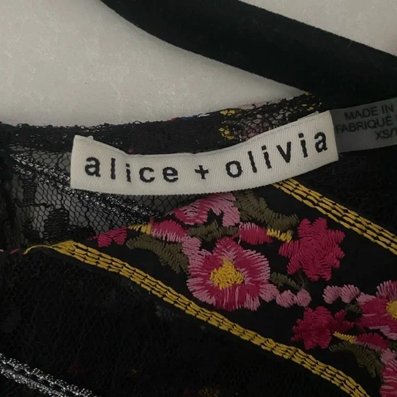 Alice + Olivia Larue Embroidered Slit-Sleeve Tip size XS - Picture 3 of 3